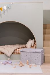 Uzavíratelný box - bedna na hračky Terrazzo Light grey