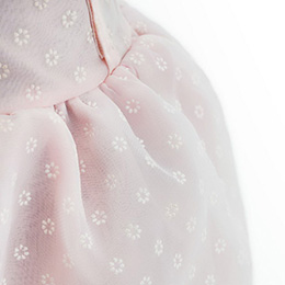 Plyšový medvídek Milk - růžové květované šaty, stojící
