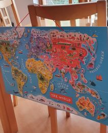 Dřevěná magnetická mapa světa