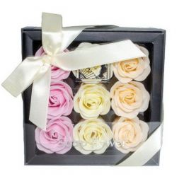 Mýdlové květy růže v dárkovém boxu
